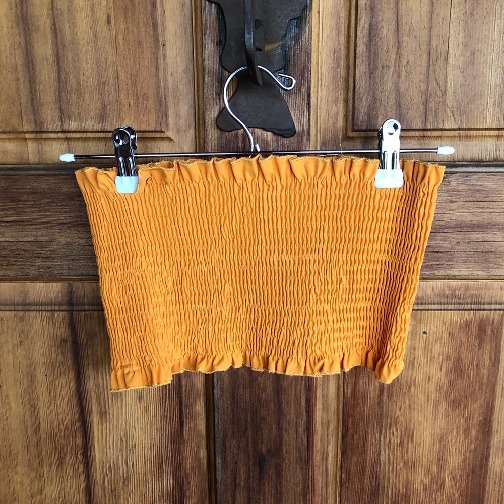 🌞 Golden yellow ruffle tube top